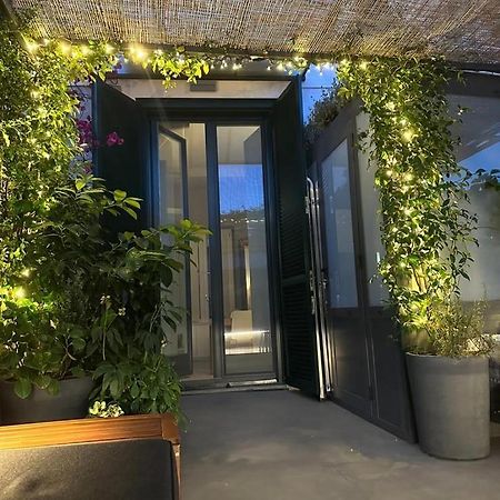 La Casa Di Paola Apartment Salerno Bagian luar foto