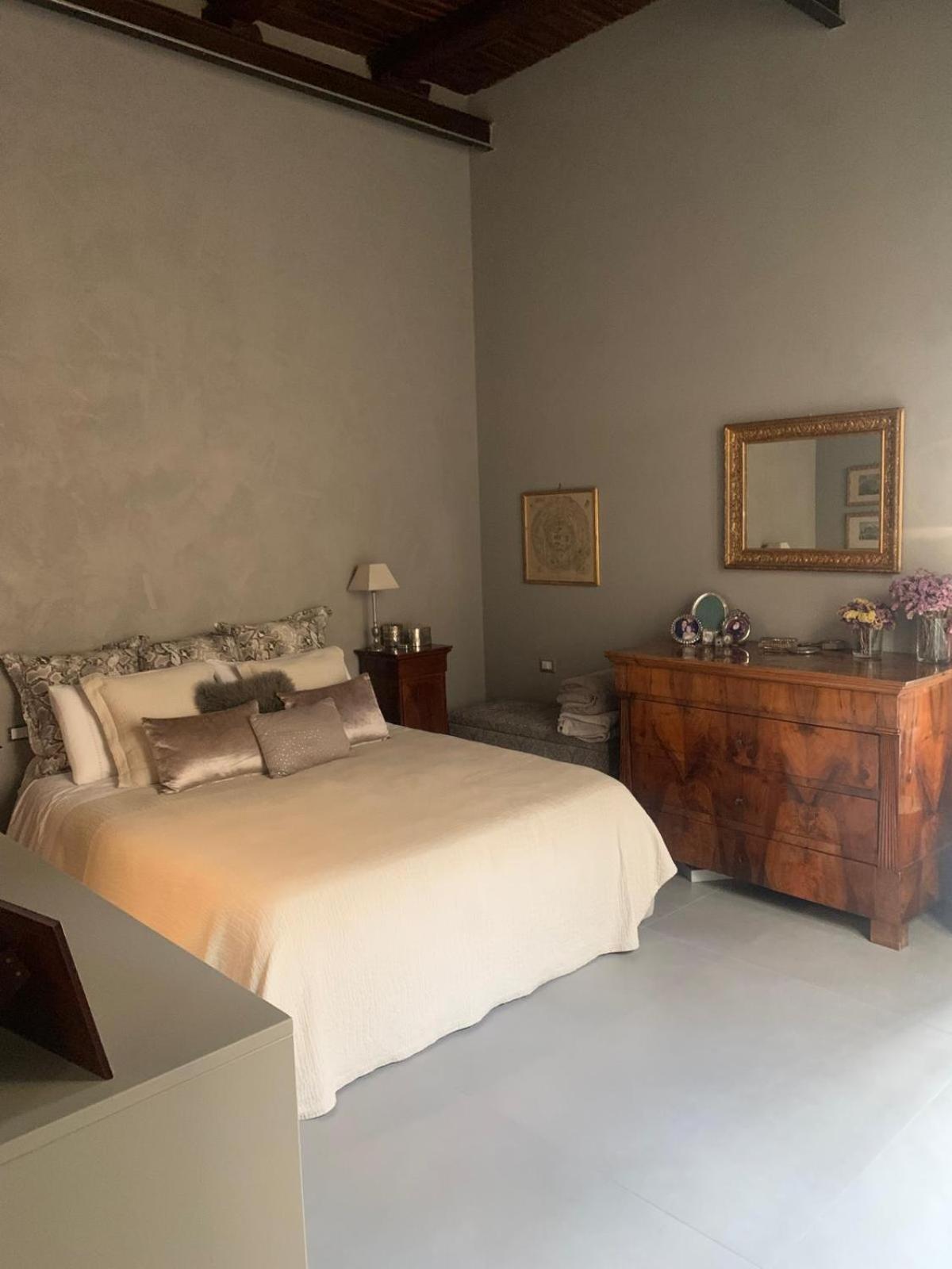 La Casa Di Paola Apartment Salerno Bagian luar foto